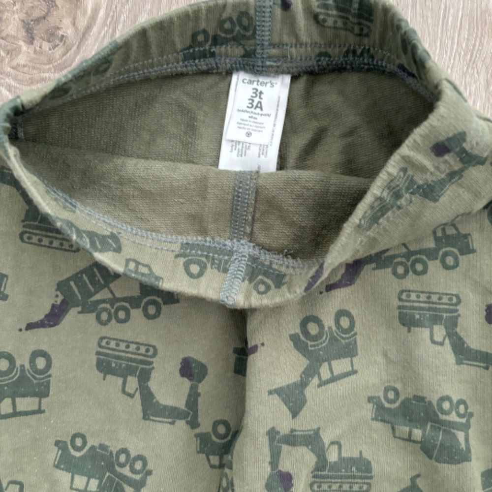 ** LOT Toddler Boy Clothes Camo Sweatshirt, Sweatpants, Shark T-shirt Size 3T ** - Picture 8 of 14